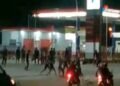 Viral di Media Sosial Aksi Pengeroyokan Terhadap Dua Orang Prajurit TNI di Halaman SPBU Allu.