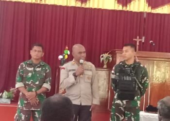 Perkokoh Kemanunggalan, Danramil 1710-04/Tembagapura Gelar Komsos Usai Ibadah Gereja