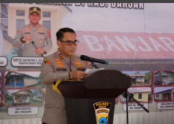 Peduli dengan Warga, Kapolda Kalsel Serahkan 10 Unit Rumah