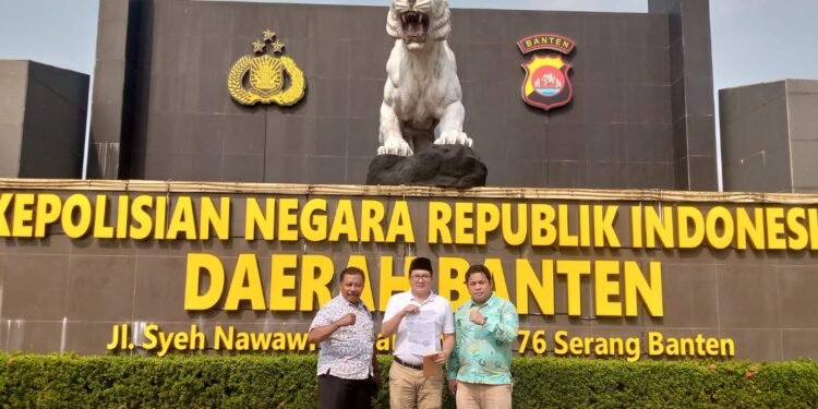 Dilaporkan Ke SPKT POLDA BANTEN Oknum Diduga Pelaku Pengrusakan Makam Leluhur dan Raibnya 4 PAPAN PLANG Berbicara.