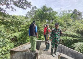 Satgas Yonif 143/TWEJ Bersama Tim PUPR Teliti Sumber Air Bersih Untuk Warga Papua