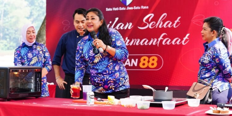 Reuni 35 Tahun Andalan 88, Istri Demo Masak