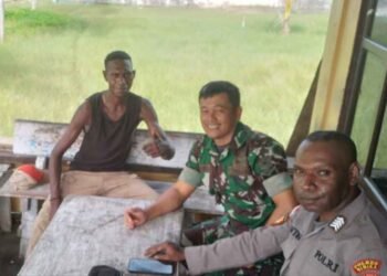 Libatkan Pemuda, Babinsa Kokonao dan Bhabinkamtibmas Bahas Keamanan Wilayah