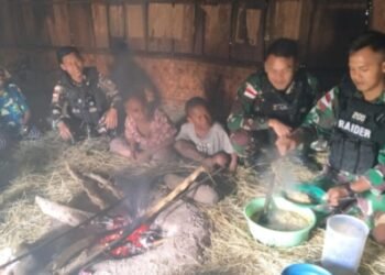 Menyatu Dengan Masyarakat, Pos Bolakme Masak Bersama Warga
