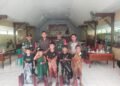 Kurangnya Tenaga Medis, Satgas Yonarmed 16/TK Adakan Sunatan Massal Bagi Warga Perbatasan