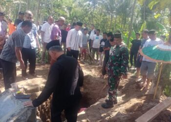 Wujud Kepedulian Babinsa Koramil 01/Boyolali Takziah Ke Warga Binaan
