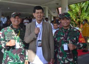 Dandim 1710/Mimika Dampingi Danrem 174/ATW Hadiri Bakti Sosial Yang Digelar PPAD