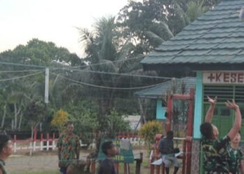 Ada Apa Sekelompok Pemuda Datangi Satgas Yonif 143/TWEJ