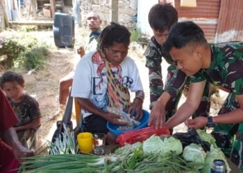 Melimpahnya Hasil Panen, Satgas Yonif 143/TWEJ Syukuran Bersama Masyarakat Kiwirok