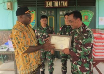 Suasana Haru Jelang Purna Tugas Satgas Yonif 143/TWEJ Berpamitan Dengan Masyarakat Papua