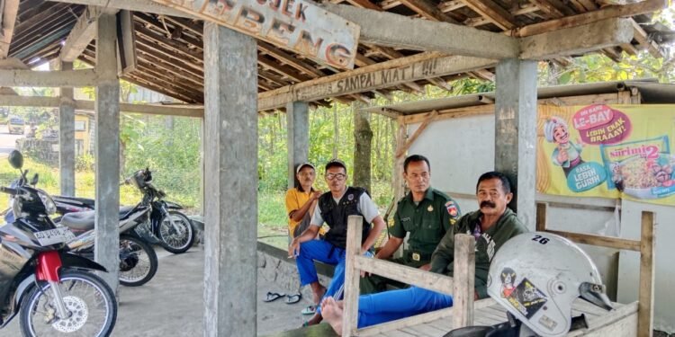 Pererat Silaturahmi Dan Kebersamaan Babinsa Ajak Komsos Ojek Ketoyan