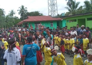 Sambut HUT RI Ke-78 Dengan Meriah, Babinsa Koramil 1710-07/Mapurujaya Bersama Brigif-20/IJK Gelar Lomba Rakyat