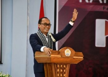 Mahasiswa Terinspirasi Kisah Prof Zudan Saat Menyampaikan Orasi Ilmiah Pada PPKBM Unsulbar
