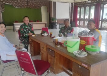 Babinsa, Bhabinkamtibmas dan Lurah Kratonan Bincang Santai Bahas Kamtibmas