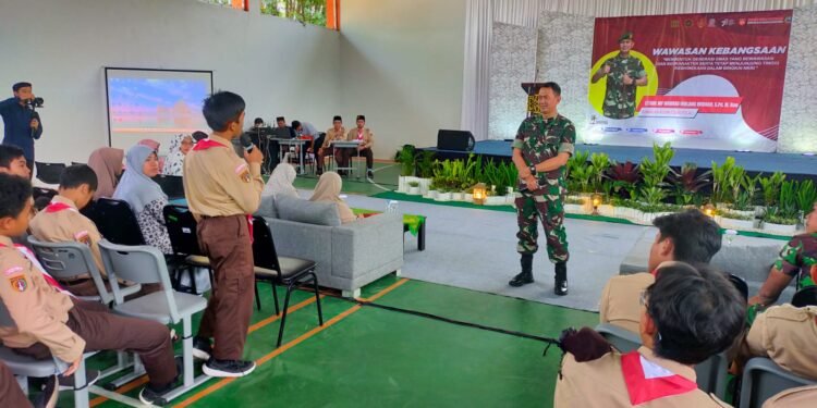 Tanamkan Rasa Cinta Tanah Air, Dandim Boyolali Berikan Materi Wasbang di Ponpes Abi Ummi