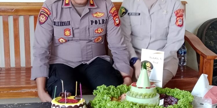 PT.ARIFIN INTER MEDIA, GROUP Mengucapkan Universary Yang Ke-45 Kepada Kompol. Zulkarnain. Skm, Adm, Sda, Kapolsek Mamajang