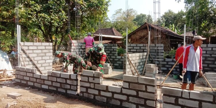 Karya Bakti Koramil 11/Manyaran, Bedah Rumah Milik Mukino