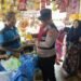 Personil Polsek Meureubo Polres Aceh Barat Lakukan Pengecekan harga Sembako di Pasar Tradisional