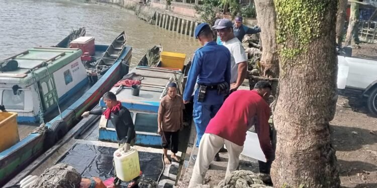Satpolairud Polres Aceh Barat Sambang Masyarakat Pesisir