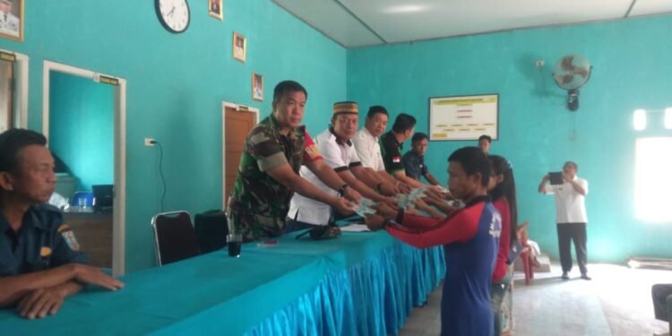 Pemkam Neki Salurkan BLT DD Triwulan ke Dua Sebanyak 25 KPM