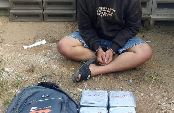 Bawa Ransel Berisi 5 Kilo sabu, Pemuda AS diamankan Tim Gabungan Drektorat Narkoba Polda Kalbar dan Tim Interdiksi