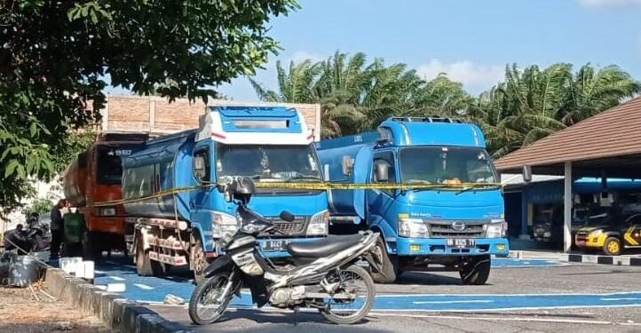Solar Ilegal dari Kapal Norhla Milik H Yusuf Alias Bonar Diamankan Oleh Polisi