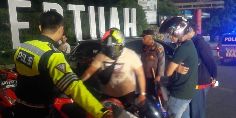 Rutin Adakan Razia Balap Liar Malam Minggu, Polsek Bukit Raya Kembali Amankan 25 Unit Kendaraan Berknalpot Brong.