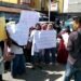 Diduga Merasa Tertipu Oleh Kadesnya, Emak – Emak Geruduk Kantor Camat Hamparan Perak