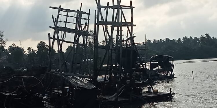Tambang Liar Jalan Laut Sungailiat Kembali Beraktifitas, APH Diminta Bertindak Tegas