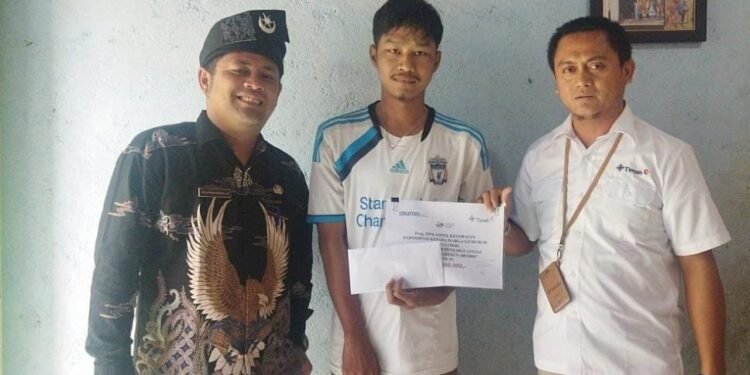 Zulfikri Terima Bantuan Biaya Pengobatan dari PT Timah Tbk 