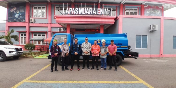Lapas Muara Enim Terima Bantuan Mobil Tangki CSR PT. Bukit Asam