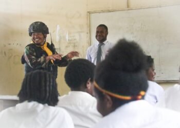 PHBS di SMAN 1 Sinak Papua Oleh Satgas Pamtas Mobile Yonif Raider 300 Siliwangi