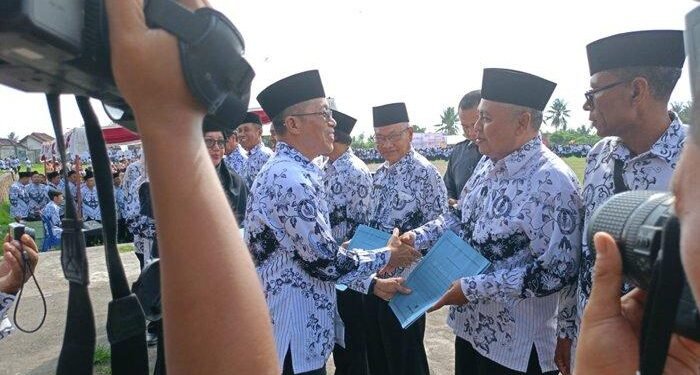 Peringati HUT HGN, PJ.Bupati Lombok Timur Ajak Para Guru Terus Tingkatkan Semangat Kerja dan Kolaborasi Guna Meningkatkan IPM