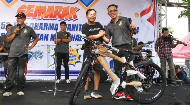 Semarak HUT Korpri Ke-52, Pj Bupati Harap Anggota Korpri Lotim Tidak Ketinggalan Zaman