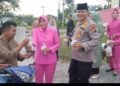 Kapolsek Bersama Keluarga Besar Polsek Siak Hulu Berbagi 100 Takjil Kepada Pengguna Jalan Dan Berbuka Puasa Bersama