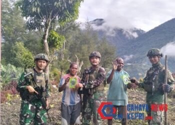 Ketahanan Pangan Satgas Mobile Yonif 323 Buaya Putih Bersama Masyarakat
