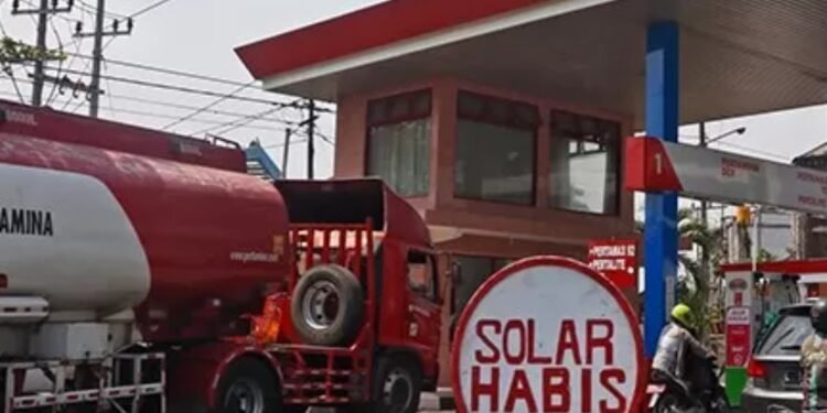 Miris,,!! Cerita Kelangkaan Minyak Solar di Kalbar Semua Oknum Ada Dalam Mafia Migas