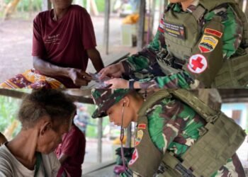 Jalin Kedekatan Dengan Masyarakat, Satgas Yonif 131/BRS Laksanakan Komsos di Kampung Pikere