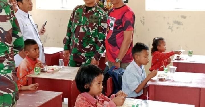 Koramil 05/Daik Lingga dan Ormas PP Kab.Lingga Laksanakan Program MBG di SD.016 Lingga Utara 
