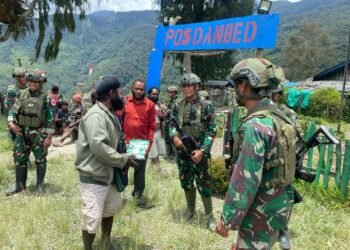 Dukung Swasembada Pangan, Pos Dambed Satgas 700 Bagikan Bibit Jagung