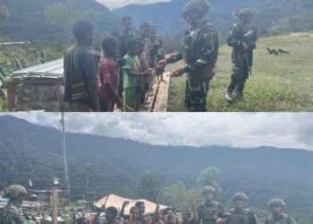 Bersama Rakyat, Prajurit TNI Warnai Hari Anak-Anak Kampung Dambet