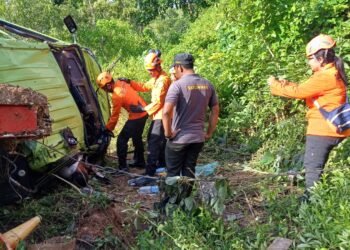 Truk Towing Out of Control di Pecatu, Sopir Tewas di Tempat