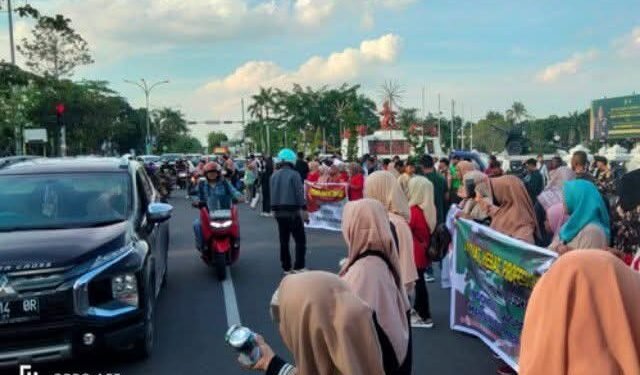 Dukung Pengesahan UU TNI, Ratusan Massa MISURI dan FKPPI Gelar Aksi Damai di Kota Pekanbaru