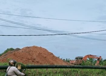 Aktivitas Galian C Diduga Ilegal Milik MR Beroperasi di Jalan Lintas Ujung Bantu – Petapahan, APH Kecolongan 
