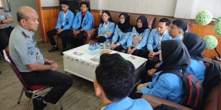 Kalapas Berikan Pesan Khusus Kepada Mahasiswa Yang Akan Melaksanakan PKL di Lapas Pekanbaru