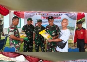 TNI dan Bulog Gelar Operasi Pasar Murah di Sekadau, ‘Warga Antusias’