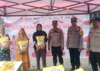 Beras Murah Ludes Kurang dari Dua Jam, Polsek Wasile Dapat Apresiasi Warga