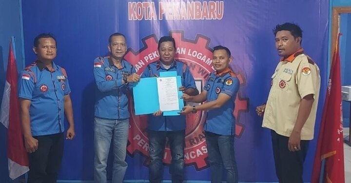 Ketua DPW SBPLEM-PP Riau Berikan Mandat Kepada Calon Ketua DPD Kabupaten Indragiri Hulu