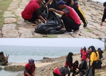 Kapolres Bangka Barat Bersama Masyarakat Bersihkan Cagar Budaya Mercusuar Tanjung Kalian.