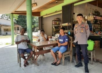 Suasana Akrab, Polisi dan Warga Mandor Bangun Kepercayaan Lewat Patroli